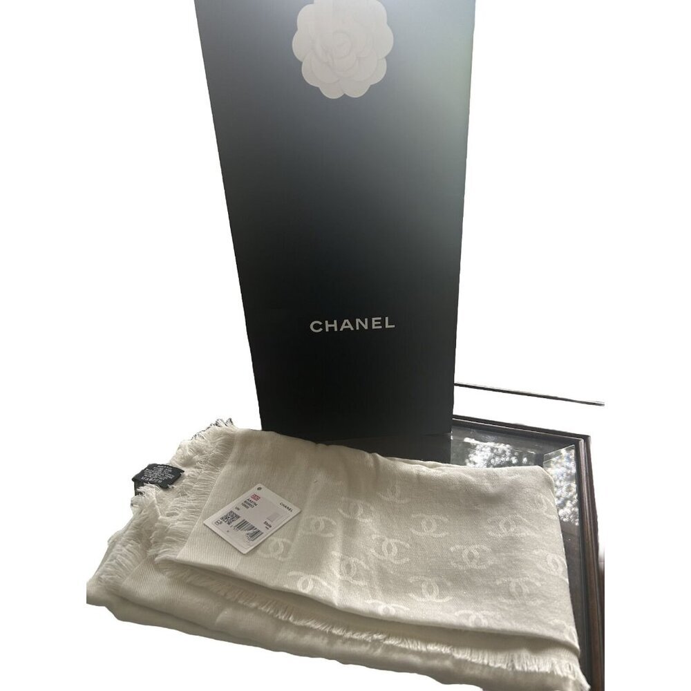 Chanel Stole Scarf Ivory NWT Gorgeous🤍 Gift Bag